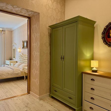 Elite Apart Near Svoboda Avenue Lviv Exterior photo
