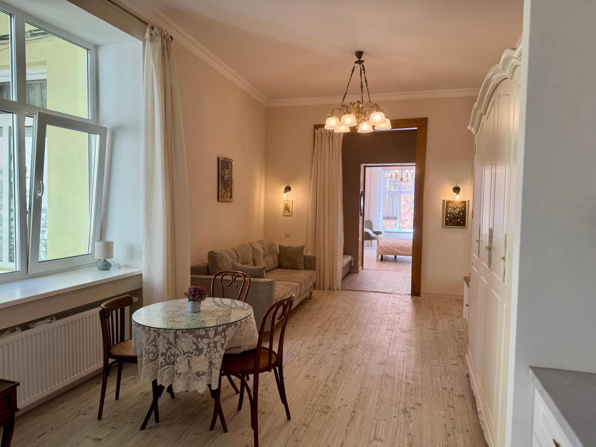 Elite Apart Near Svoboda Avenue Lviv Exterior photo