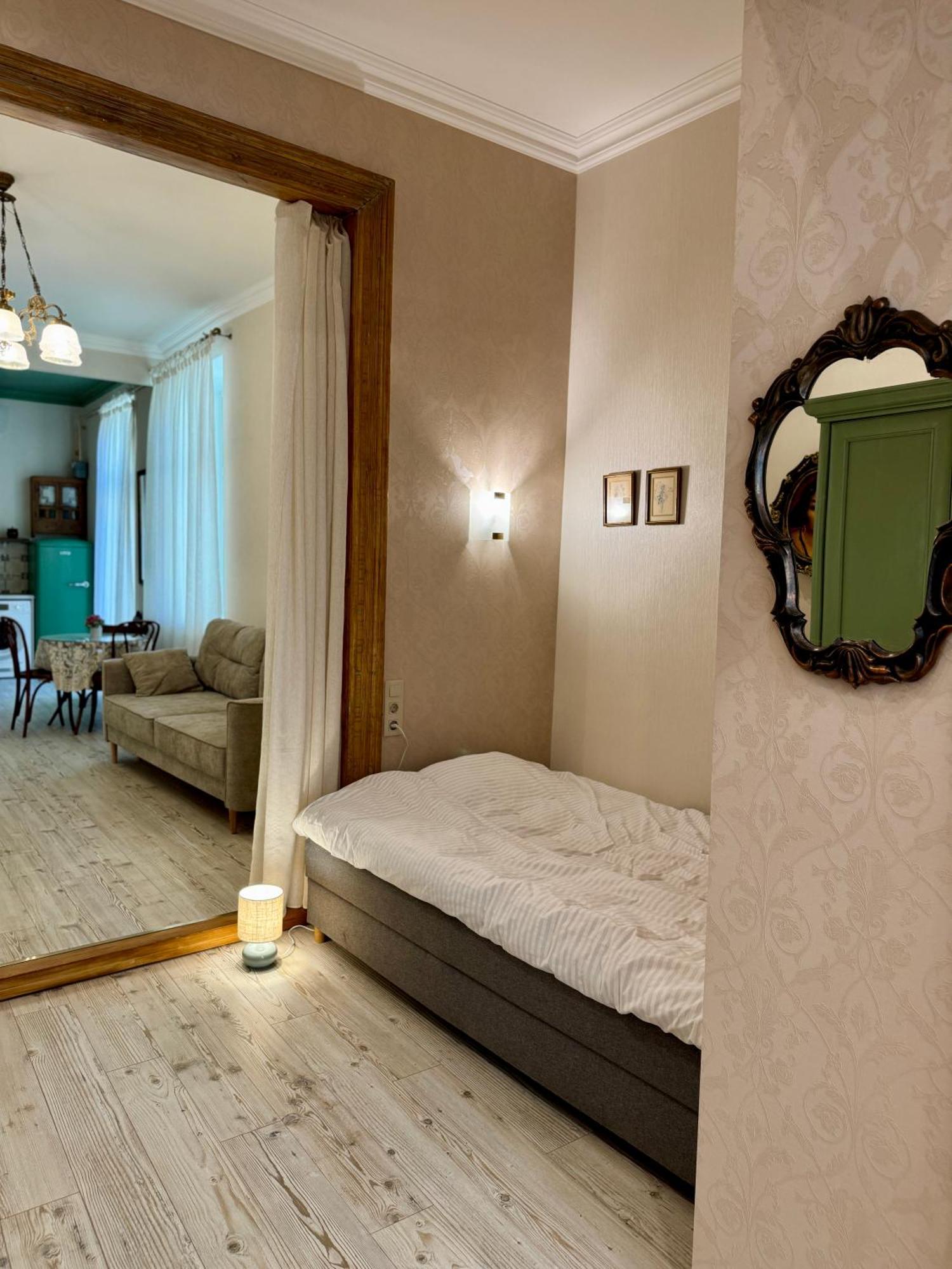 Elite Apart Near Svoboda Avenue Lviv Exterior photo